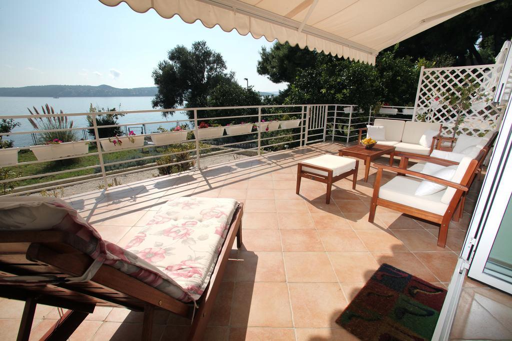 Gem Of The Sea Luxury Beach Apartment With Brand New Heating Infinity Pool Traù Esterno foto