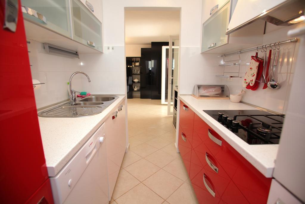 Gem Of The Sea Luxury Beach Apartment With Brand New Heating Infinity Pool Traù Esterno foto