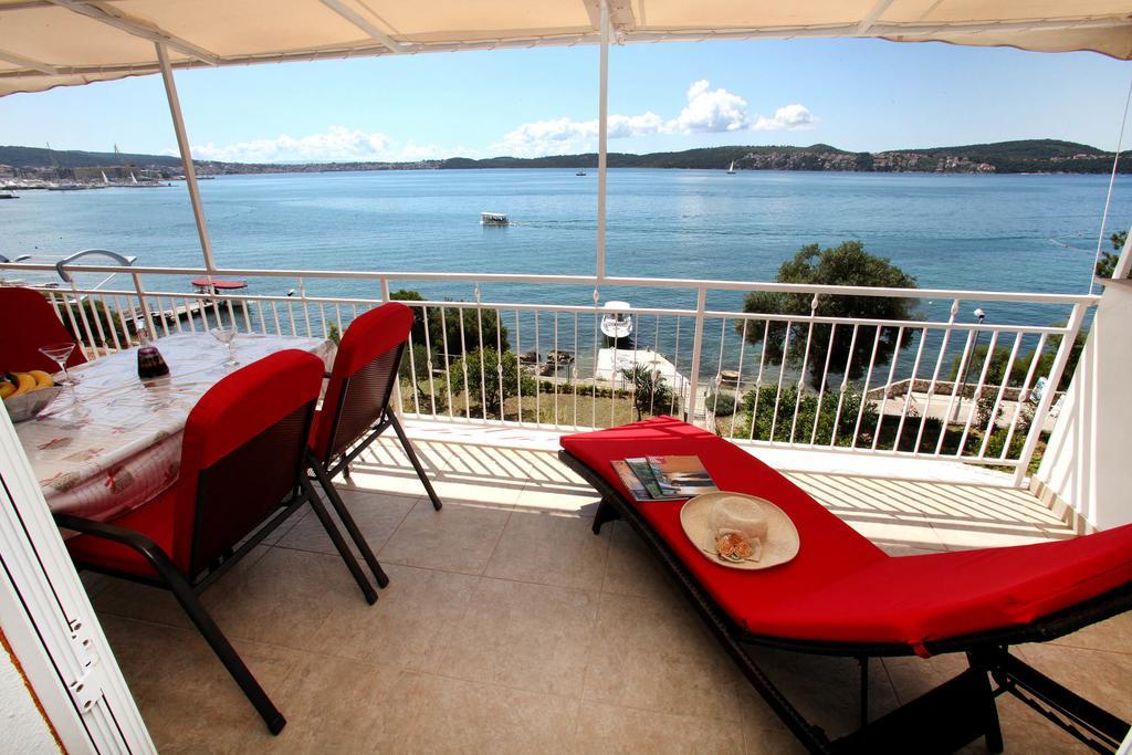 Gem Of The Sea Luxury Beach Apartment With Brand New Heating Infinity Pool Traù Esterno foto