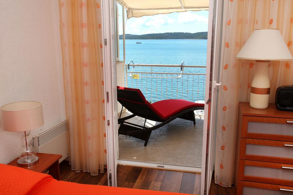 Gem Of The Sea Luxury Beach Apartment With Brand New Heating Infinity Pool Traù Esterno foto