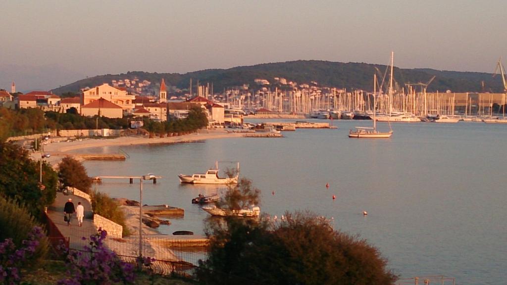 Gem Of The Sea Luxury Beach Apartment With Brand New Heating Infinity Pool Traù Esterno foto