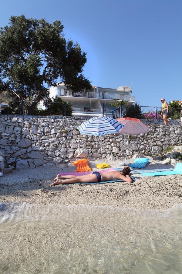 Gem Of The Sea Luxury Beach Apartment With Brand New Heating Infinity Pool Traù Esterno foto