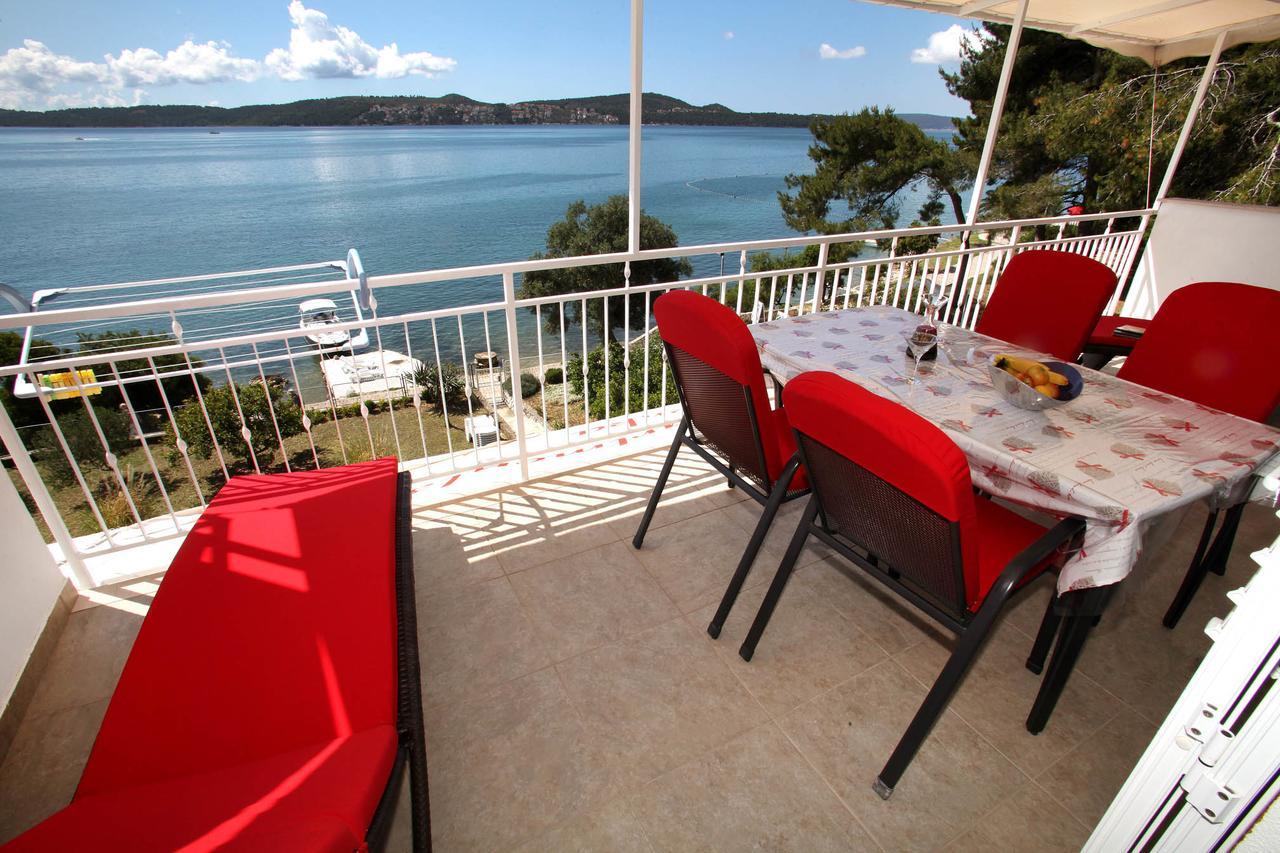 Gem Of The Sea Luxury Beach Apartment With Brand New Heating Infinity Pool Traù Esterno foto