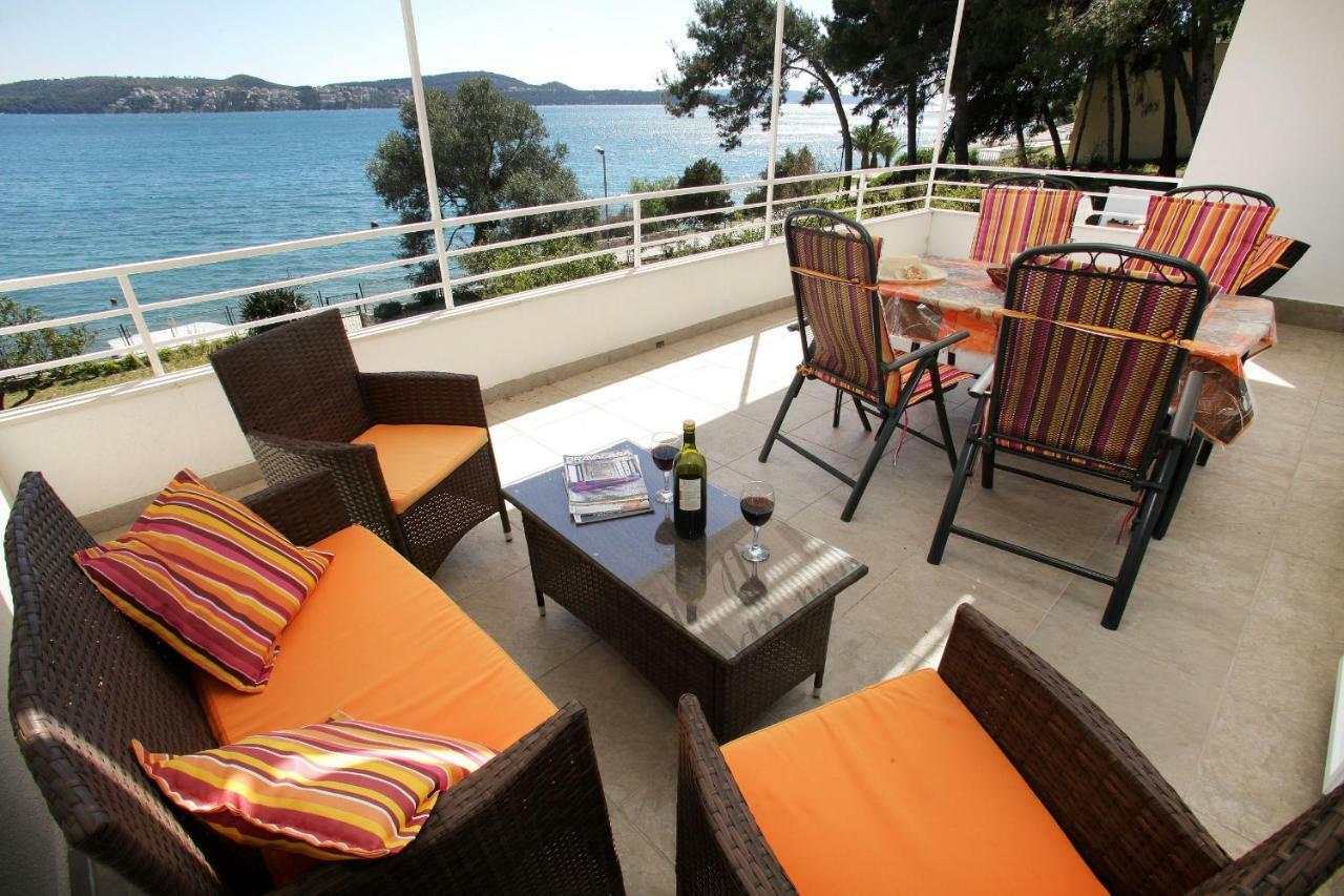 Gem Of The Sea Luxury Beach Apartment With Brand New Heating Infinity Pool Traù Esterno foto