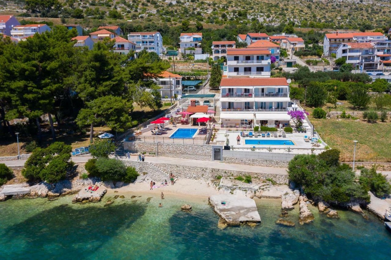 Gem Of The Sea Luxury Beach Apartment With Brand New Heating Infinity Pool Traù Esterno foto