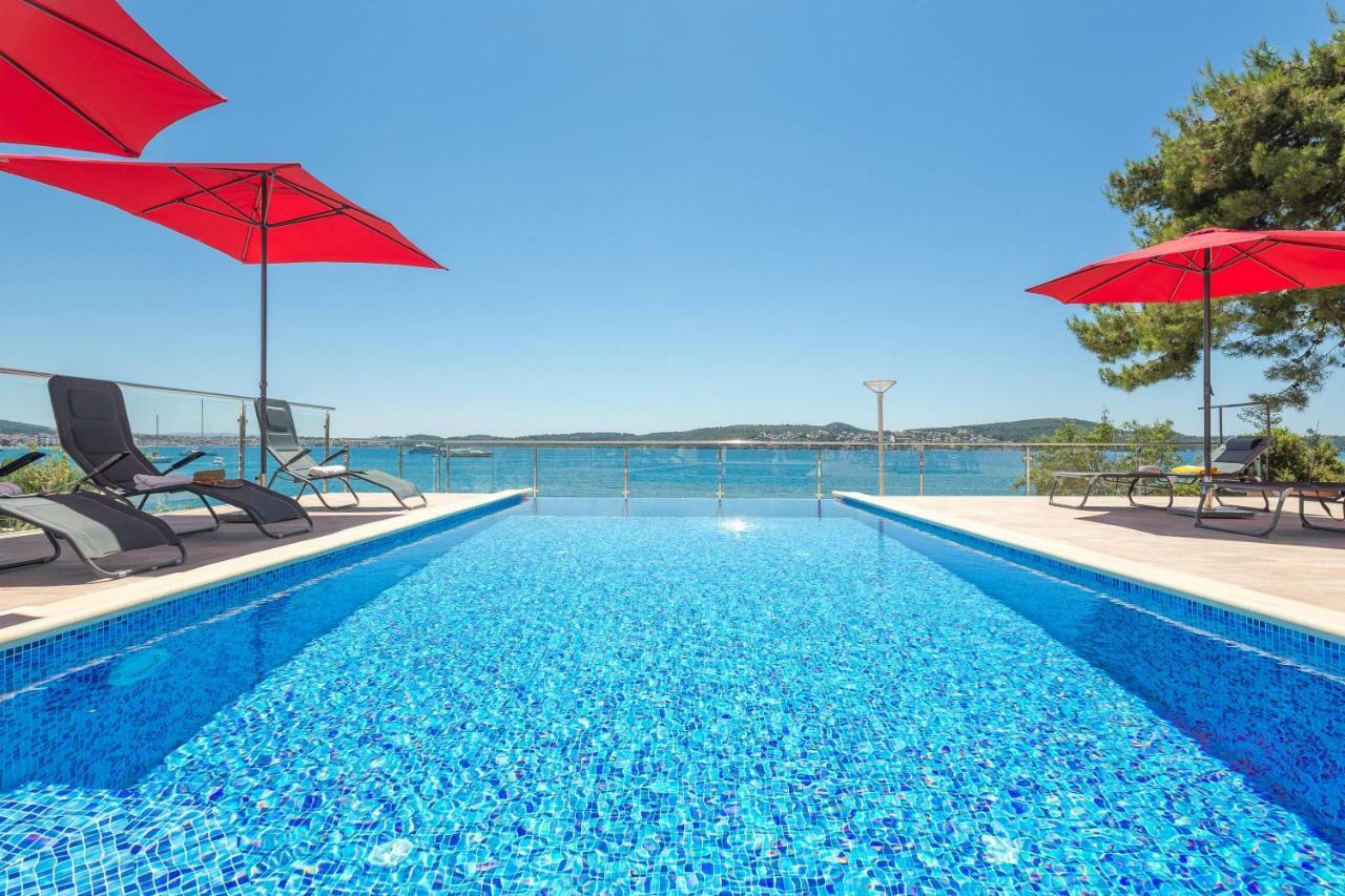 Gem Of The Sea Luxury Beach Apartment With Brand New Heating Infinity Pool Traù Esterno foto