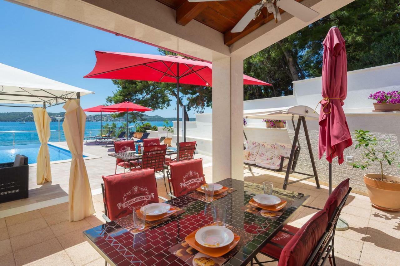 Gem Of The Sea Luxury Beach Apartment With Brand New Heating Infinity Pool Traù Esterno foto
