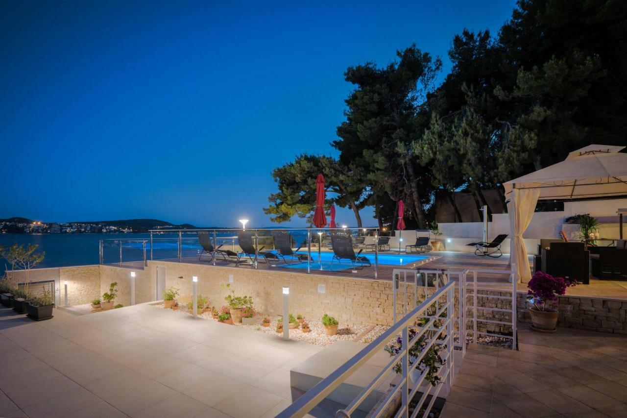 Gem Of The Sea Luxury Beach Apartment With Brand New Heating Infinity Pool Traù Esterno foto