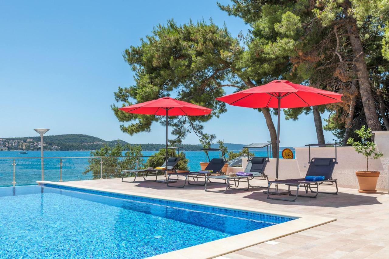 Gem Of The Sea Luxury Beach Apartment With Brand New Heating Infinity Pool Traù Esterno foto