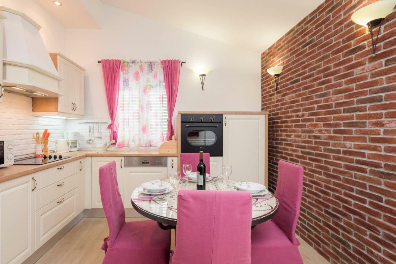 Gem Of The Sea Luxury Beach Apartment With Brand New Heating Infinity Pool Traù Esterno foto