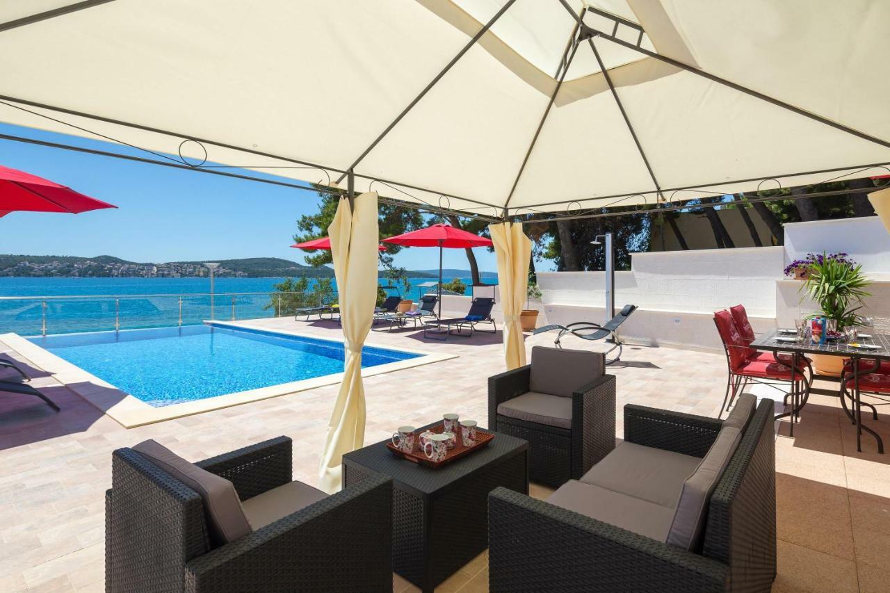 Gem Of The Sea Luxury Beach Apartment With Brand New Heating Infinity Pool Traù Esterno foto