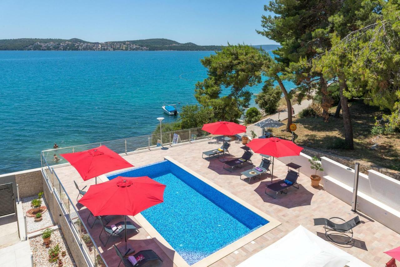 Gem Of The Sea Luxury Beach Apartment With Brand New Heating Infinity Pool Traù Esterno foto