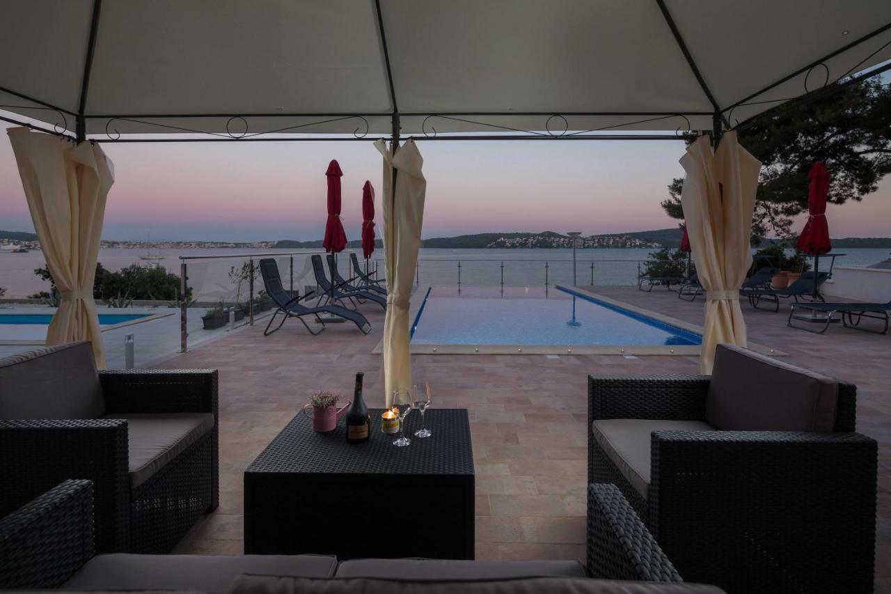 Gem Of The Sea Luxury Beach Apartment With Brand New Heating Infinity Pool Traù Esterno foto