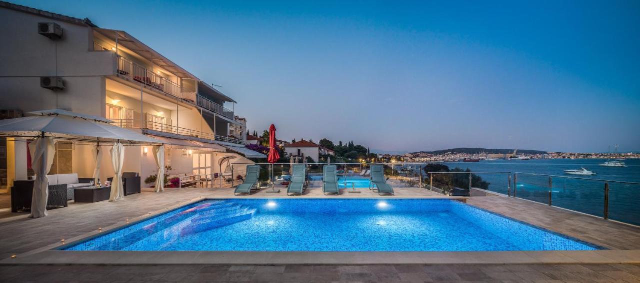 Gem Of The Sea Luxury Beach Apartment With Brand New Heating Infinity Pool Traù Esterno foto